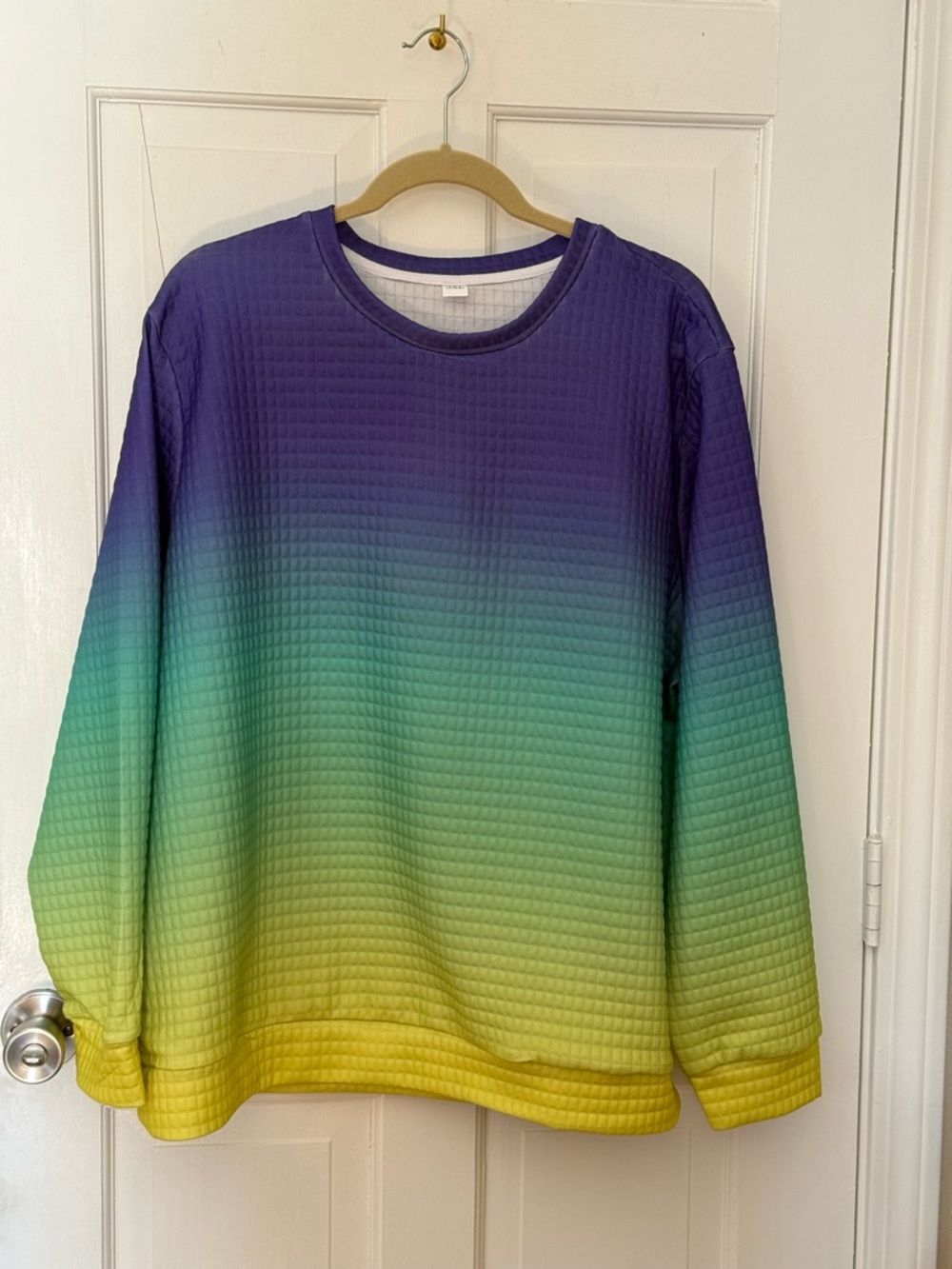 Ombré Gradient Sweatshirt - Purple to Yellow-measuring 26 1/2 x 25“ – size 3X